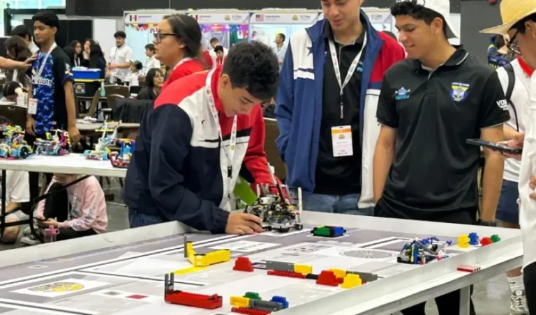 Panamá se corona campeón en la WRO Américas 2025